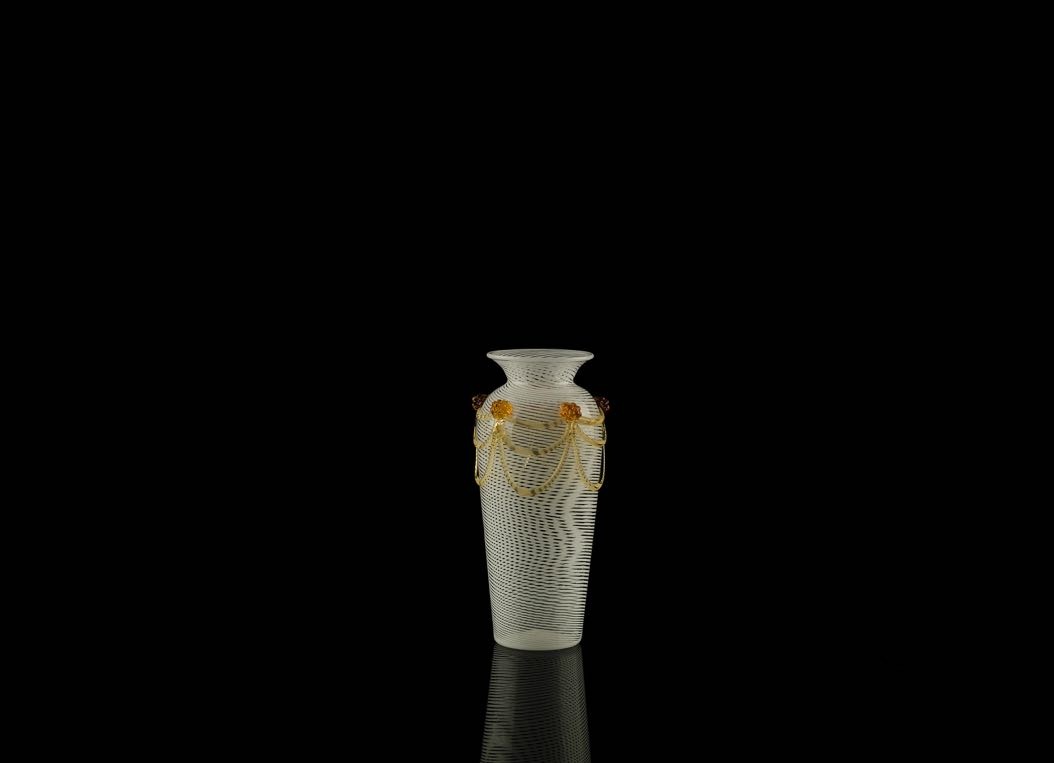 Small vase festooned A - amber